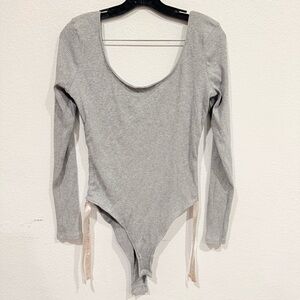 Victoria’s Secret Ribbed Long‎ Sleeve Scoop Neck Bodysuit Women’s Size Small